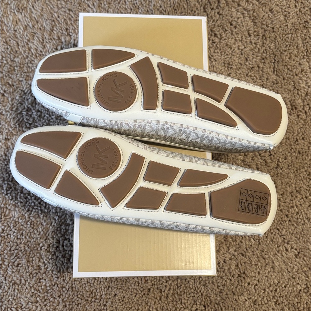 Michael Kors Beige White Logo Ballet Flats with Gold MK Accent - Picture 3 of 4